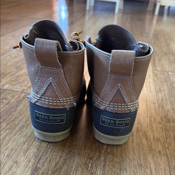 Women’s LL Bean “Bean Boots” - Picture 2 of 5